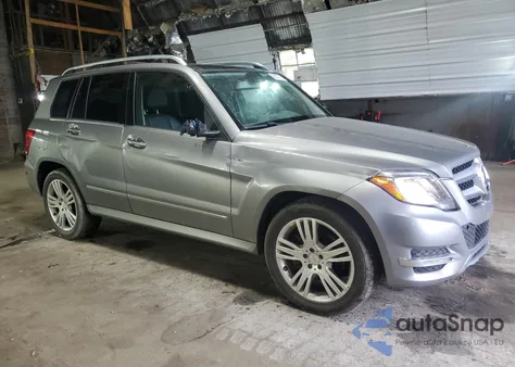 2015 Mercedes-Benz Glk 350 4Matic z USA, uszkodzony, nr VIN WDCGG8JB7FG342905